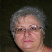 Laureata in chimica impartisce lezioni di chimica generale, organica, biochimica, ecc